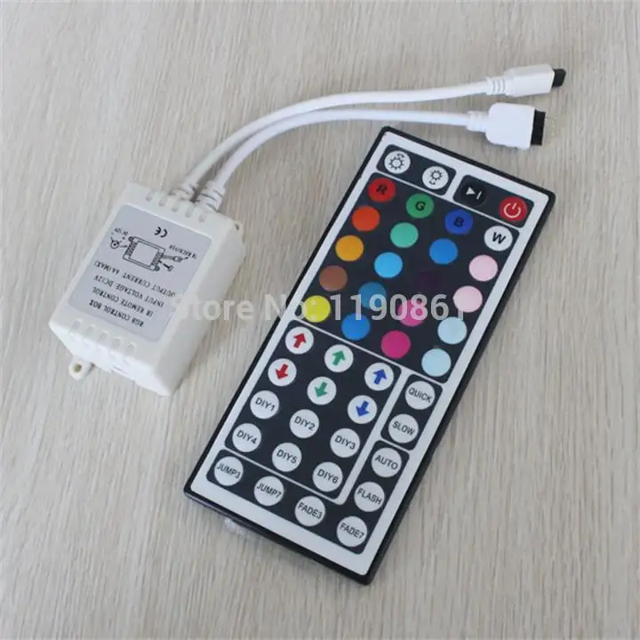 Гибкая водонепроницаесветодиодный светодиодная ленсветильник RGB SMD 300 5 м/рулон