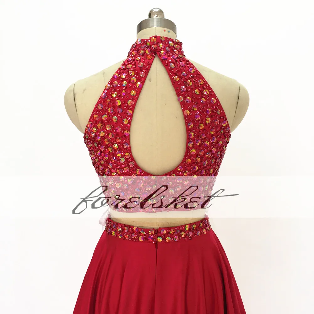 Атласное платье для выпускного бала с высокой горловиной 2 предмета голубое 2020