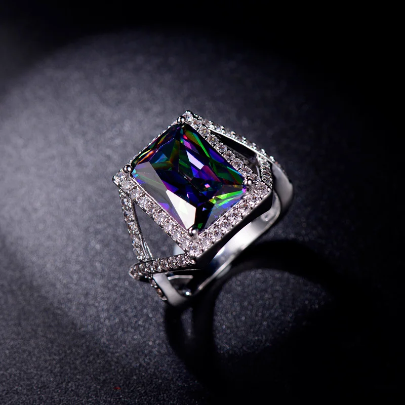 Женские кольца ThreeGraces длинные квадратные с мистическим радужным белым цирконием