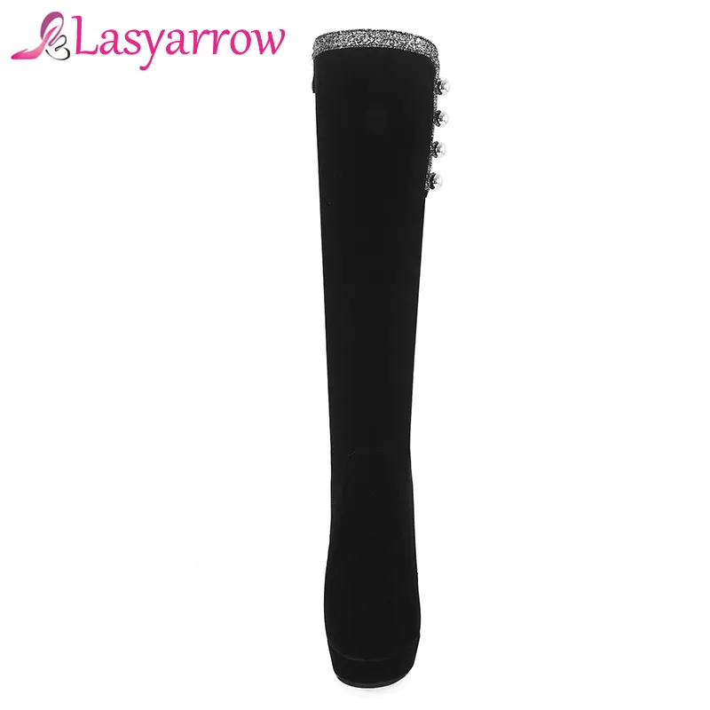 Женские ботинки до середины икры Lasyarrow черные однотонные на платформе и толстом