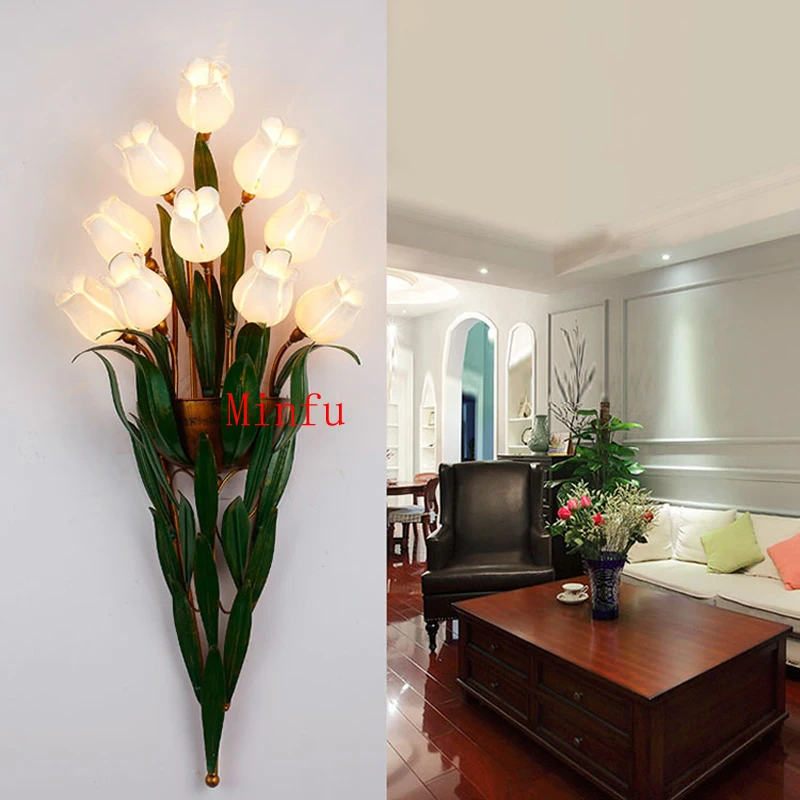 Настенный светильник Металлическое бра Бело золотое Бра на основании золотого