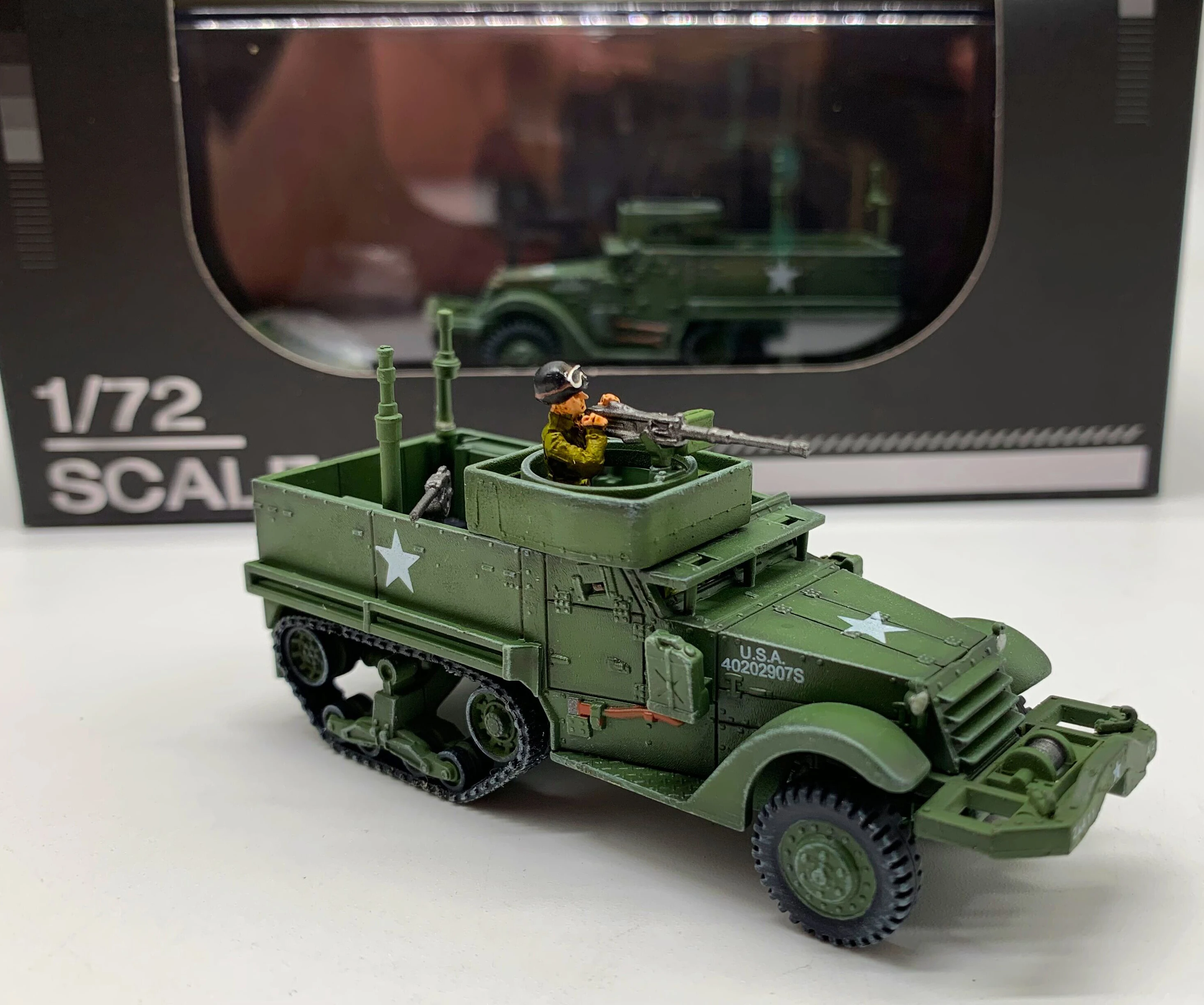 1/72 US M3 полутрек с командой готовой модели по 3R модели