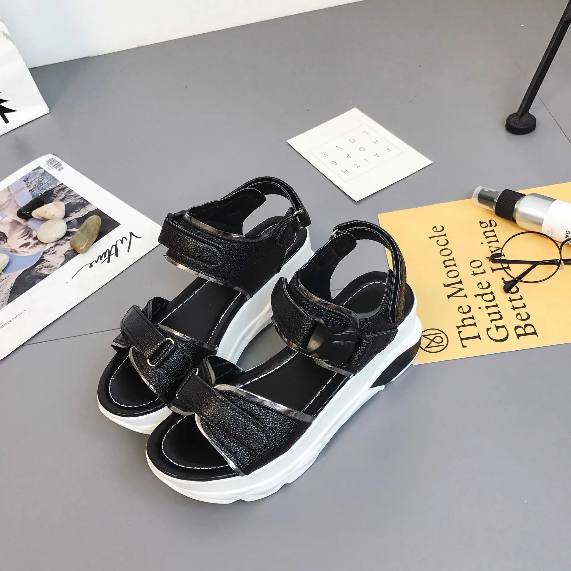 Босоножки женские на платформе однотонные сандалии танкетке с открытым носком