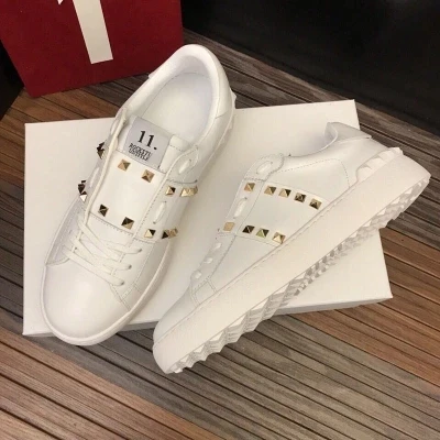 2019 Новая женская обувь повседневная на плоской подошве с заклепками пикантная