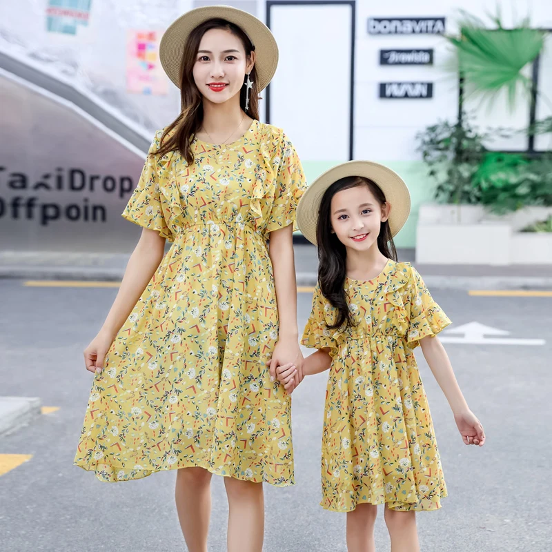 Летнее шифоновое платье с цветочным принтом для мамы и дочки Милые Пляжные