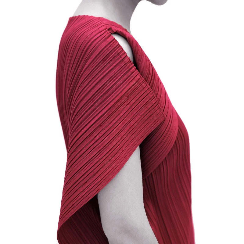Женская свободная футболка Changpleat плиссированная Однотонная с круглым вырезом