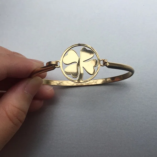 four clover Из нержавеющей стали ЛЮБОВЬ Бесконечность Крест четыре амулет Клевер женщина браслет на запястье мужчины золотой тон новая мода на продажу оптом - Окраска металла: four clover