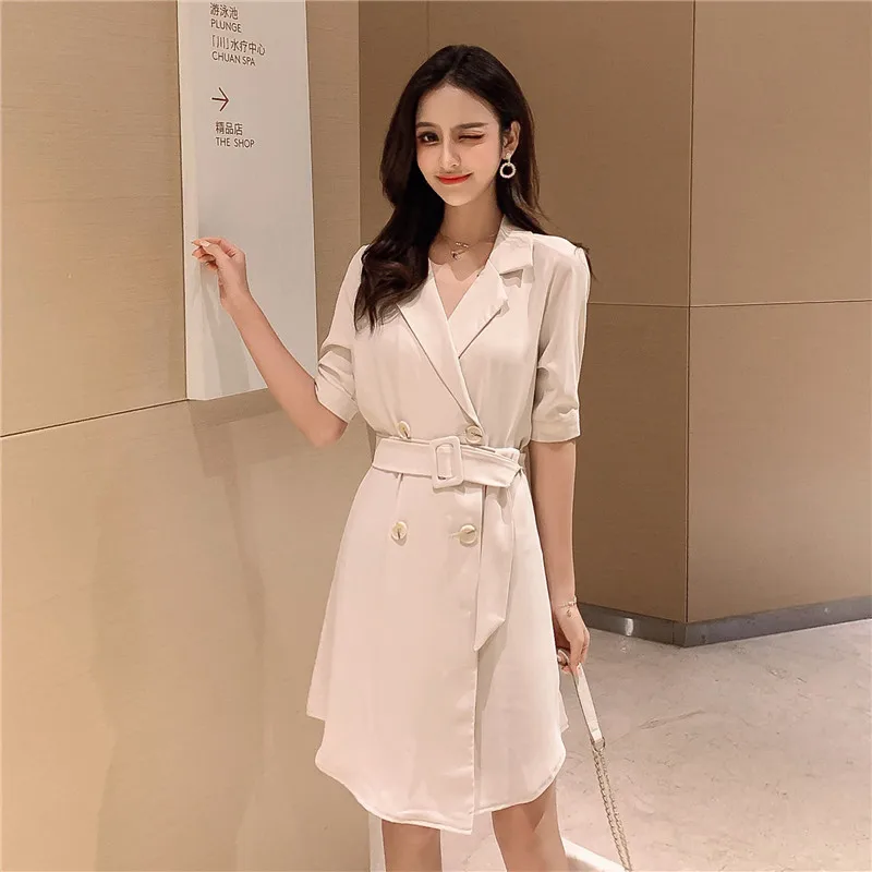 Женское двубортное платье с поясом элегантное однотонное отложным воротником