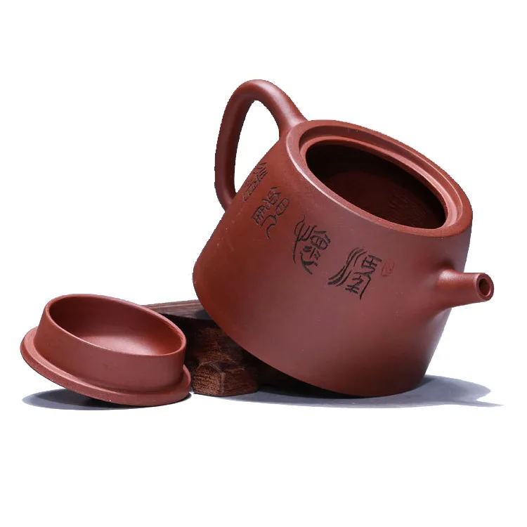 Знаменитая фиолетовая глина yixing pot вручную изображает подарки горшка, четыре чашки чайника и чайного набора