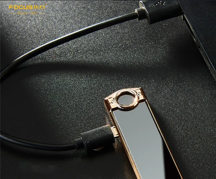 Новая модная алюминиевая зажигалка, Электронная usb зажигалка, тонкая и легкая перезаряжаемая беспламенная зажигалка для мужчин