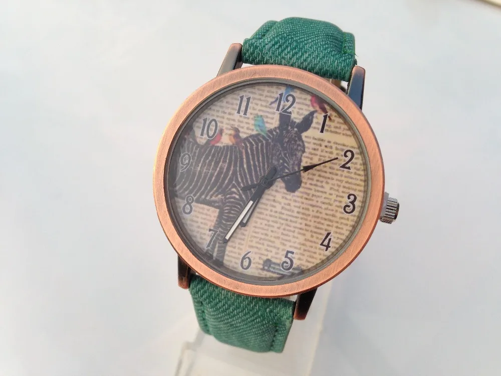 Новые Модные Винтажные часы для женщин из искусственной кожи с бронзовым