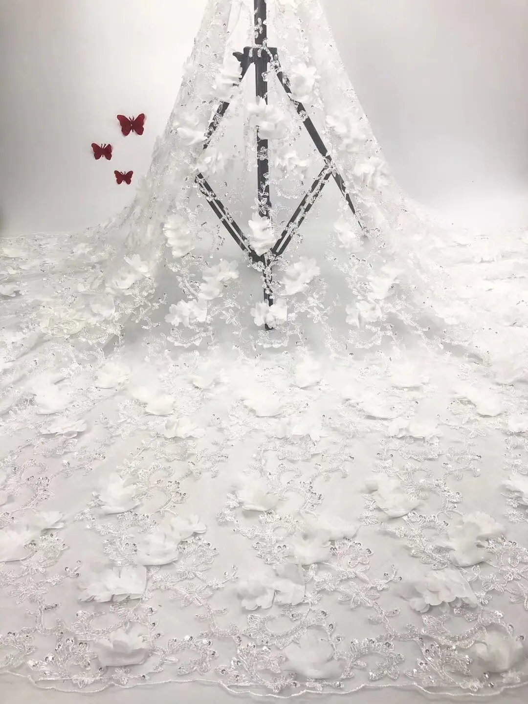 

Новейшая французская нигерийская кружевная ткань высокого качества, белое нигерийское кружево, Тюль ручной работы с жемчугом кружевом для невесты FJ32981