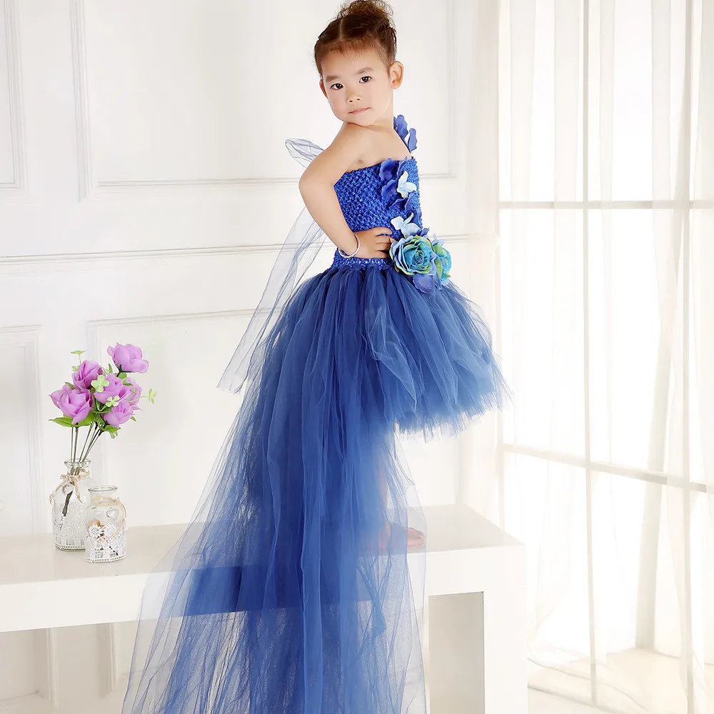 Тюлевое платье с длинным шлейфом и цветочным принтом темно-синее | Детская одежда