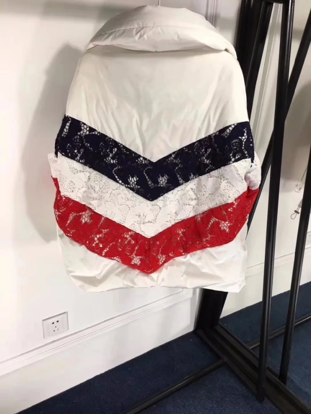 2018 женский пуховик с кружевной вышивкой chaqueta mujer Женская зимняя куртка vadim