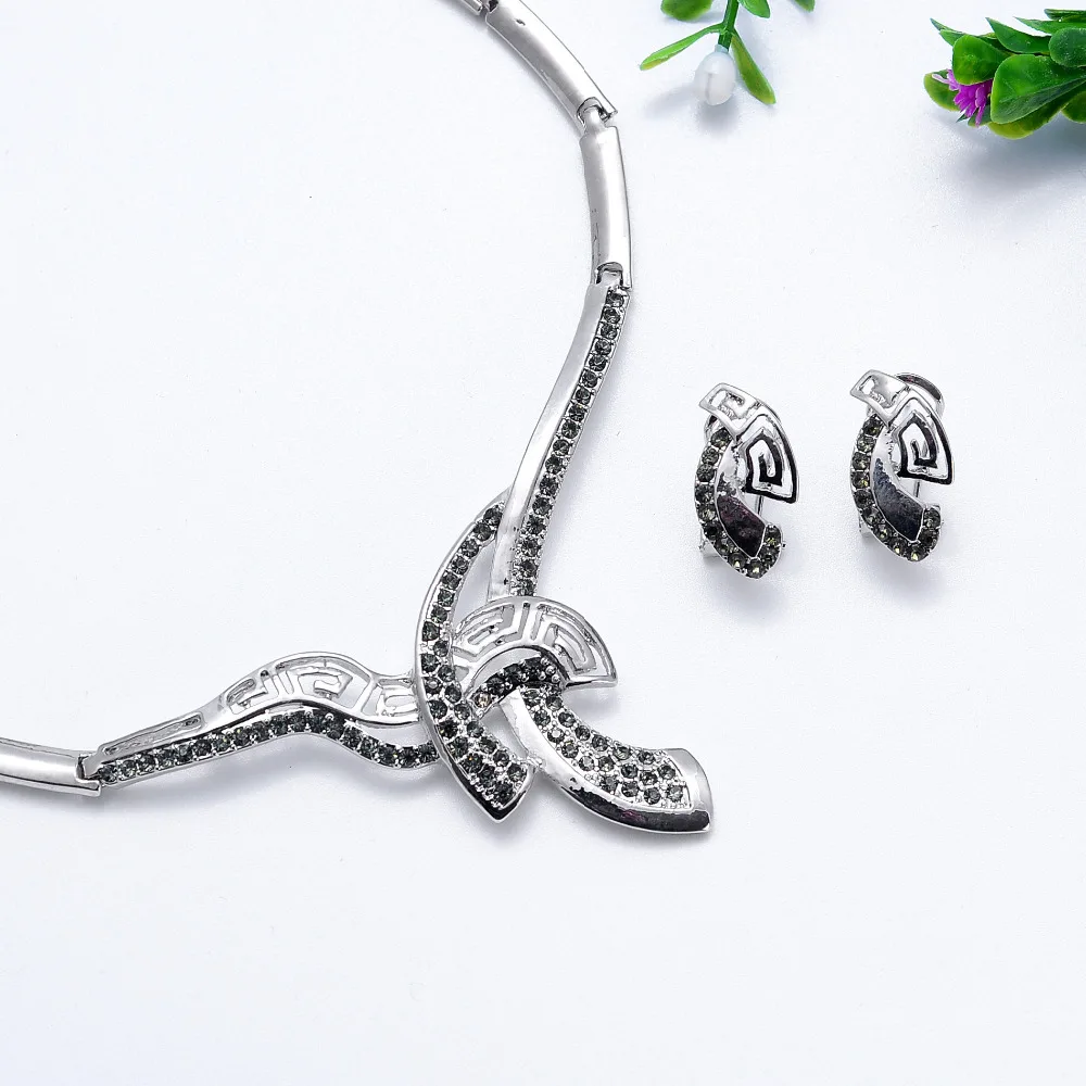 Комплект ювелирных изделий геометрический Цепочки и ожерелья Серьги