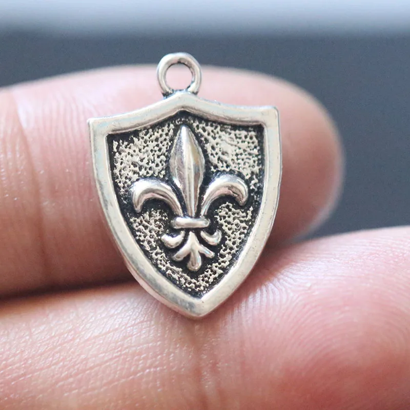 10 шт тибетские серебряные бусины щит Fleur De Lis кулон французская Лилия Подвески для изготовления Браслеты Цепочки и ожерелья ювелирные изделия Аксессуары 22x16 мм