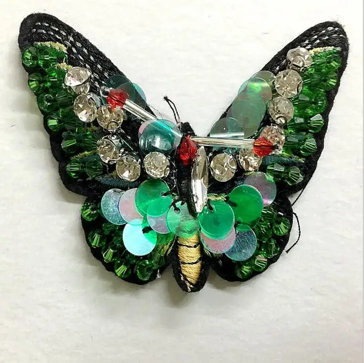 Зеленая бабочка с блестками брошь со стразами и бусинами нашивки аппликация