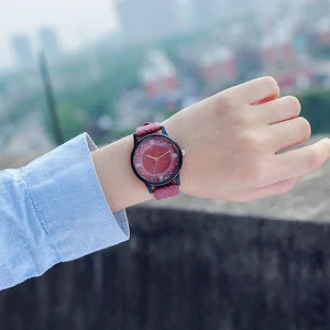 Часы наручные женские с деревянным циферблатом, модные брендовые винтажные с кожаным ремешком в стиле ретро