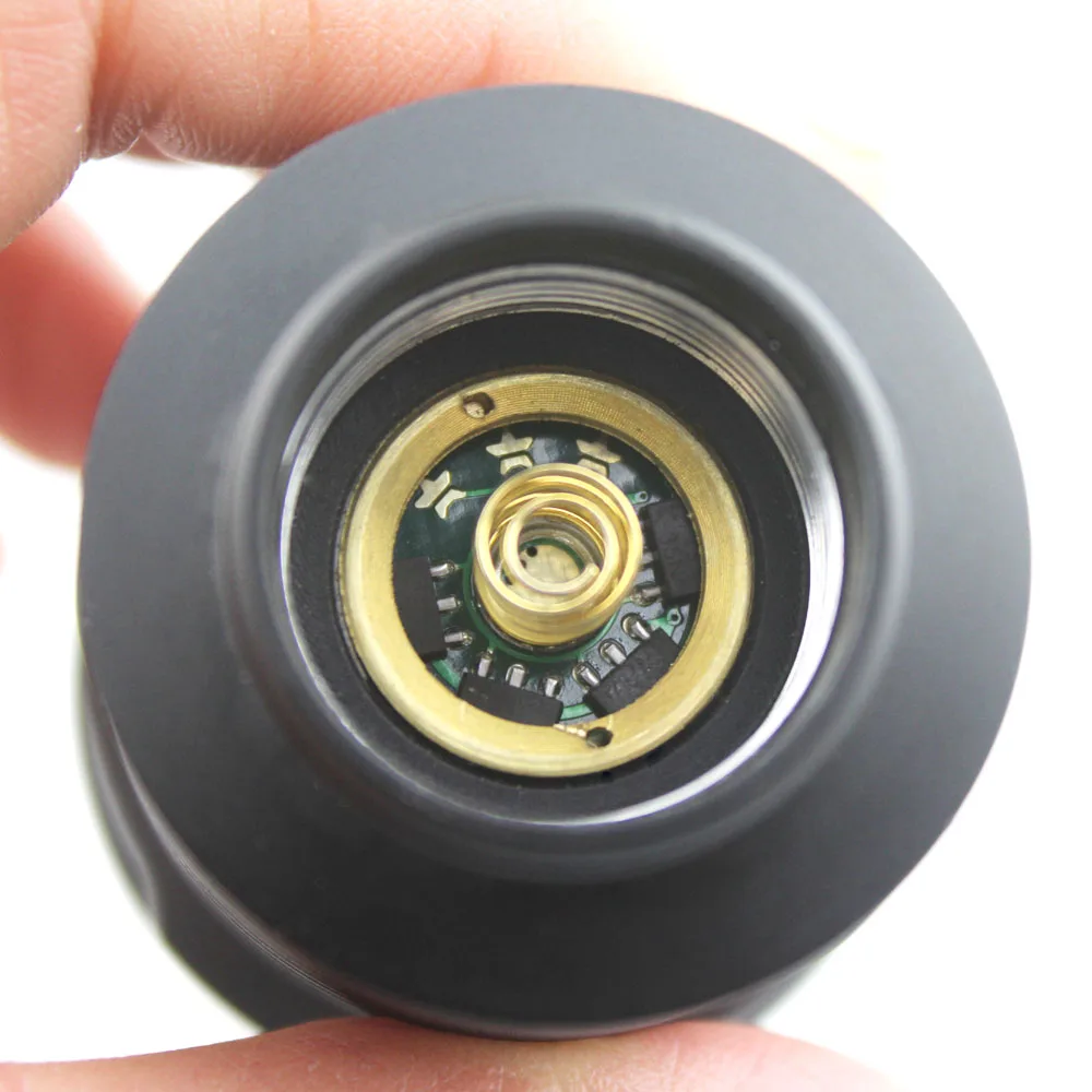 Манта C12-UE CREE XP-L Hi V3 2000lm 12x7135 8-режим интеграции на открытом воздухе тактический светодиодный фонарик(1x18650