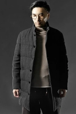 Мужская пуховая куртка LinenAll черная утепленная верхняя одежда средней длины с