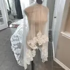 Новая великолепная свадебная вуаль с кружевной каймой длиной 3,5 м белогоцвета слоновой кости с гребнем Свадебные аксессуары EE0918