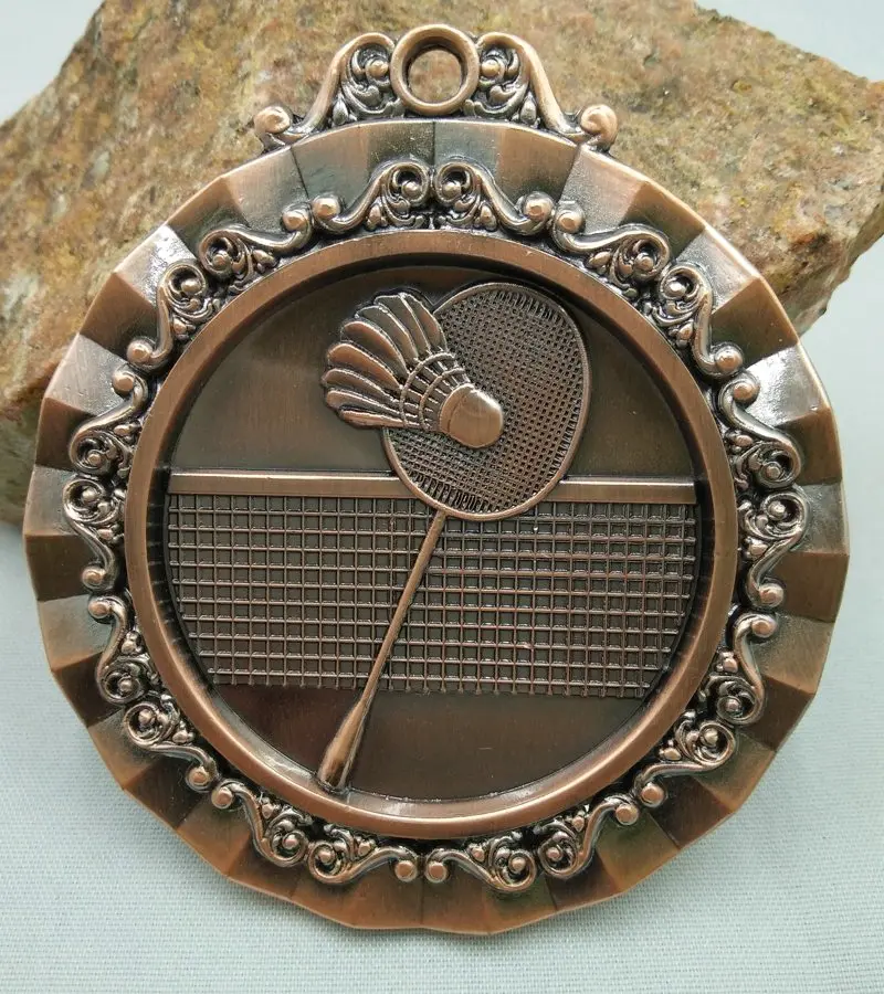 Бадминтон школьная спортивная медаль золотые серебряные бронзовые медали в