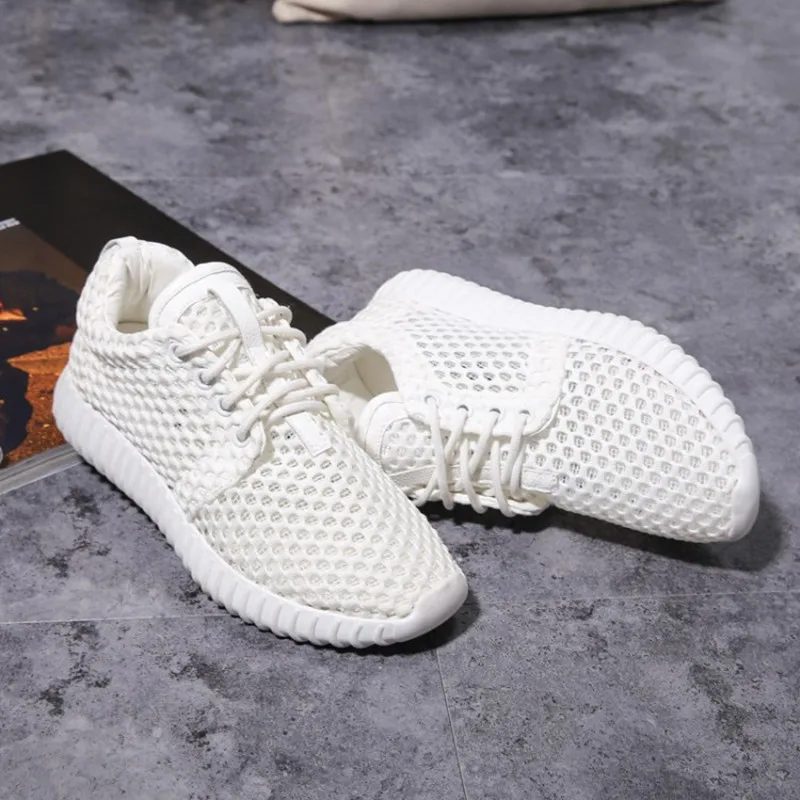 Женские теннисные кроссовки повседневные белого и черного цвета спортивная