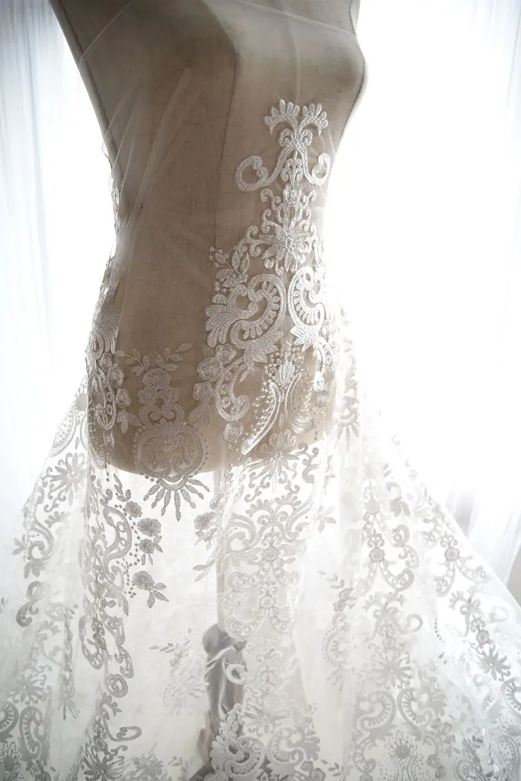 Вышитая 3D сетчатая кружевная ткань с цветами и ресницами ширина 130 см