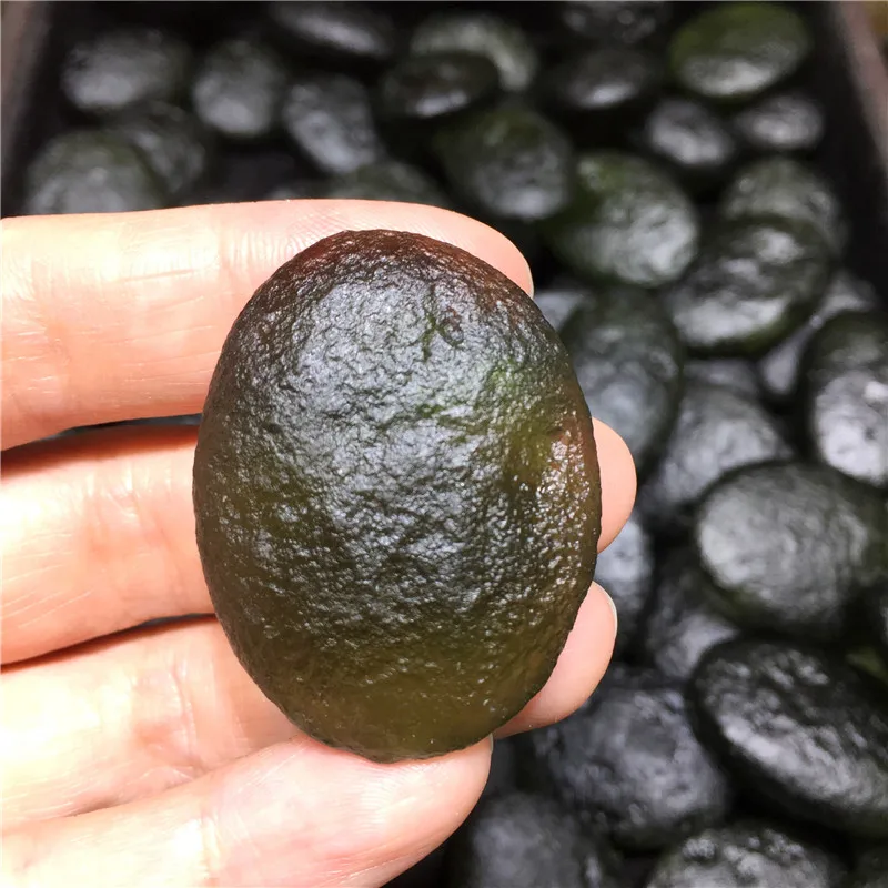 20-25 г Moldavite Чешский метеорит ударное стекло натуральный грубый камень кристалл