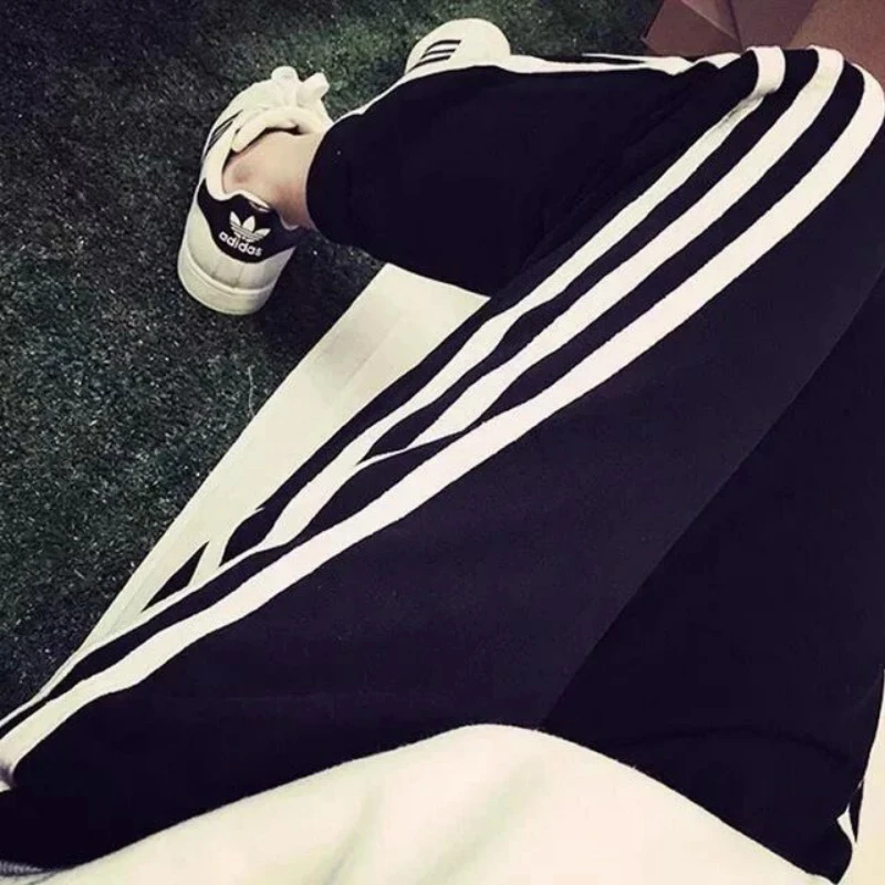 Новые летние весенние модные женские спортивные брюки в три полоски Простые