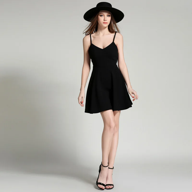 Женское кружевное платье на бретелях черное или белое повседневное облегающее