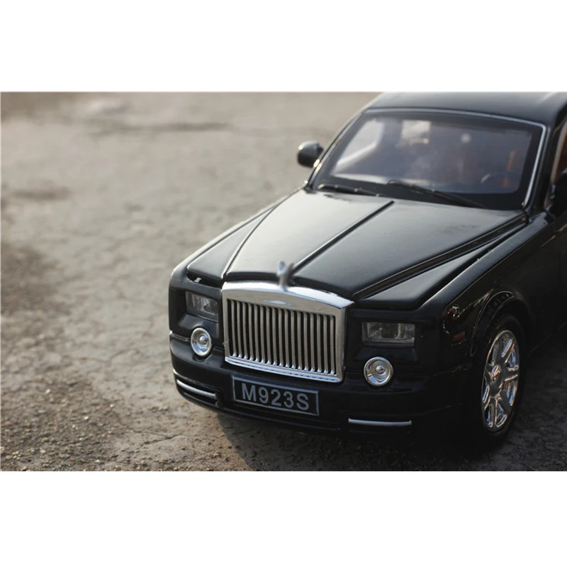 Модель автомобиля 1:24 в рулонах Roy Phantom модель подсветильник Ки из сплава под