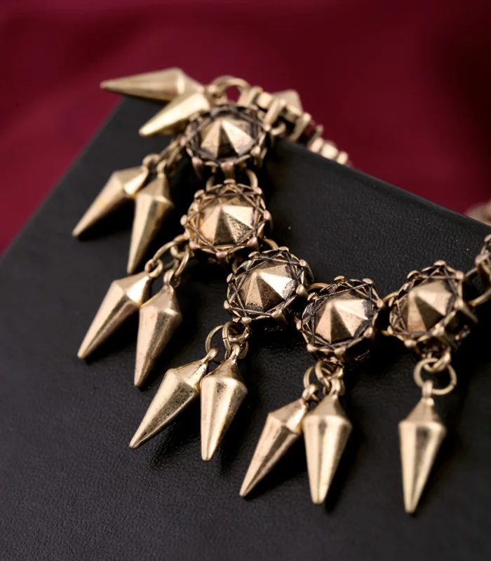 Оптовая цена цинковые ювелирные изделия для продажи ожерелье с шипами кисточкой