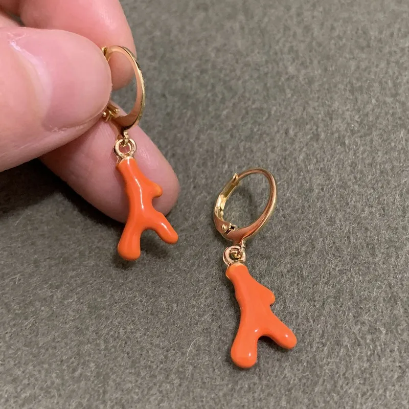 Серьги-кольца с кулоном в виде цыплят золотые оранжевые красные стальные летние