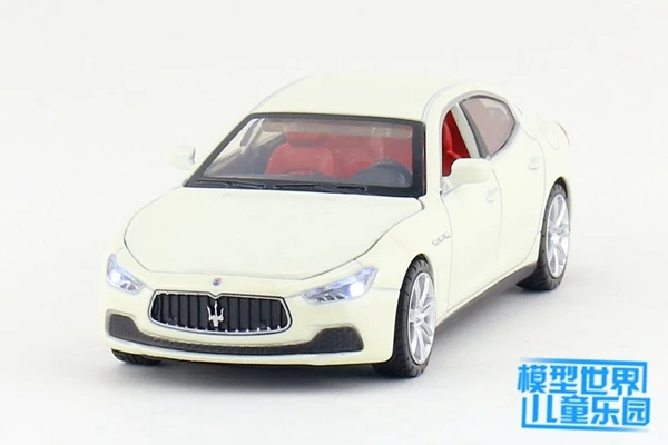 1:32/литая под давлением модель игрушечного автомобиля/Maserati Ghibli S Q4/Maserati Levante внедорожник/звук и светильник/подарок для ребенка/Education Коллекция/вытяните назад - Цвет: Maserati Ghibli S Q4