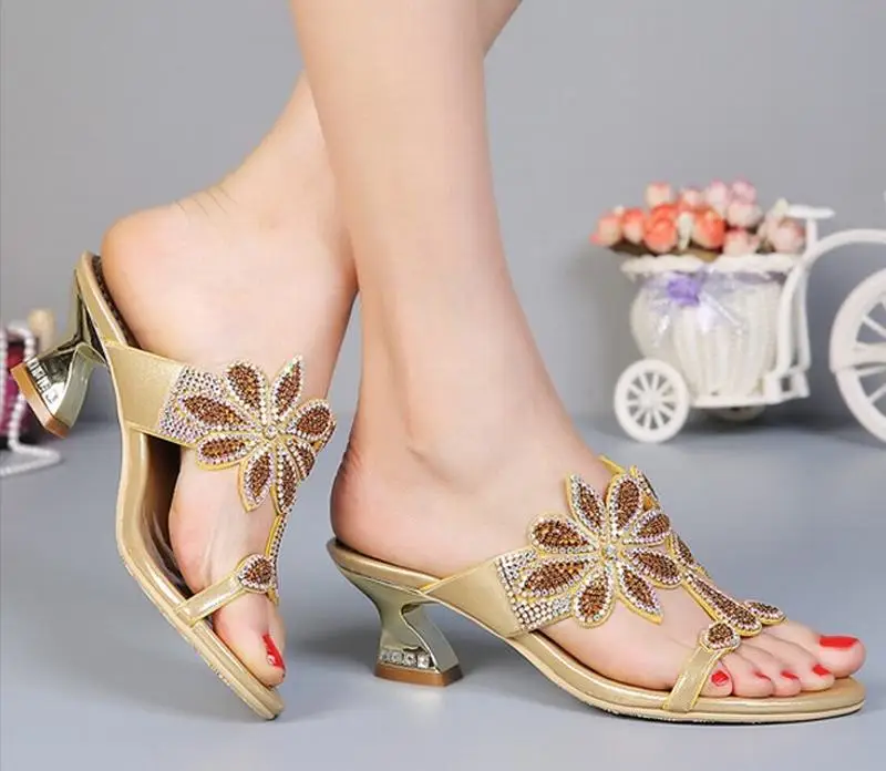 hot 2018 new women gladiator thick high heels sandals flowers rhinestone woman slippers female luxury summer casual shoes pumps | Обувь