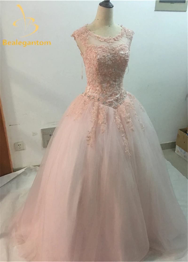 

2019 New Scoop A-Line Quinceanera Dresses with Appliques Crystal Sequined Tulle Sweet 16 Dresses Vestidos De 16 Party Gowns Q138
