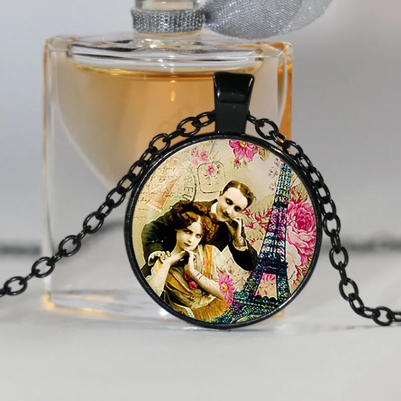 Украшение в виде пар влюбленных стеклянная подвеска. Винтаж ожерелье Эйфелева