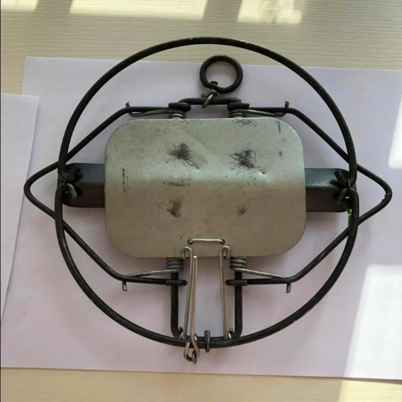 

Strong Power Leg Hold Animal Trap Diameter 180mm Boar Trap Sus scrofa Trap Wild Dog Trap Pye-Dog Trap Fox Trap Wolf Trap