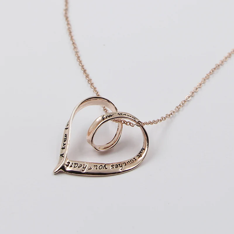 Настоящий друг принимает вашу руку но на ваше сердце ожерелье с кулоном для