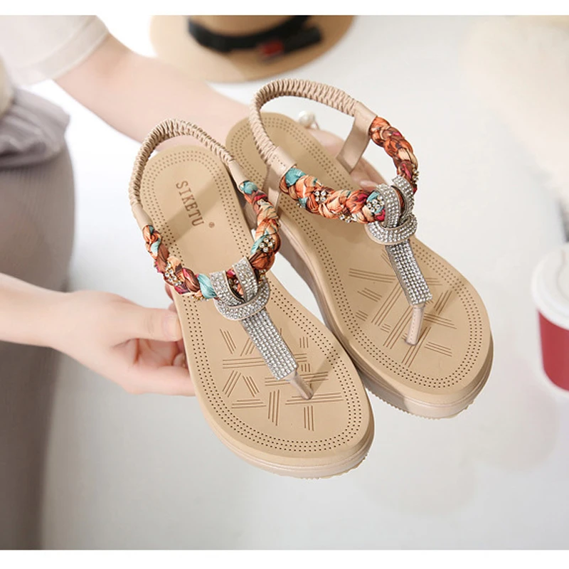 2019 г. Новая модная женская обувь богемные босоножки на танкетке со стразами