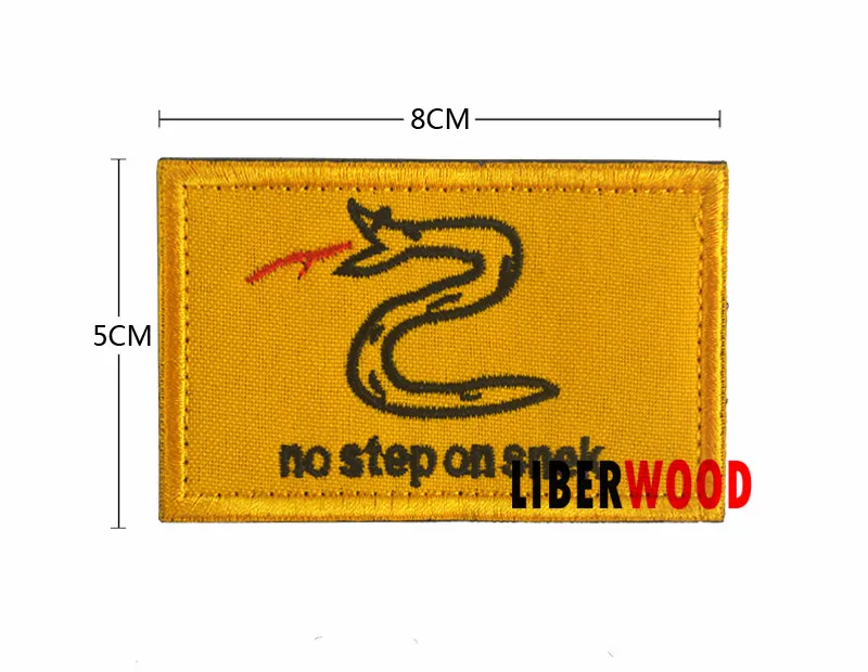 A yellow Смешная пародия мема змея не протекать на меня не шаг на Snek Meme смешной патч значок 2x3 - Цвет: A yellow
