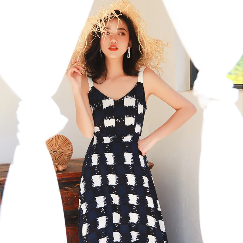 Женское пляжное платье на бретельках шифоновое длинное с треугольным вырезом