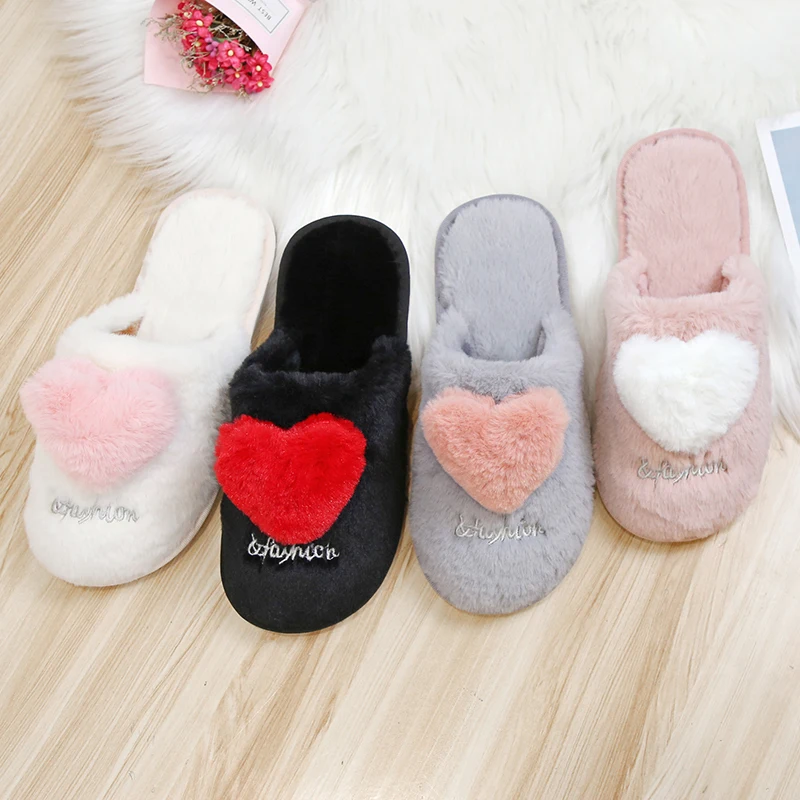 Женские тапочки из искусственного меха на зиму и осень домашние с сердечками