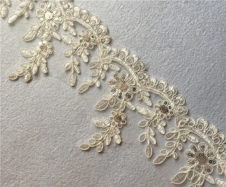 Бесплатная доставка 6 метров Two-tone Sequin кружевная ткань с цветочным принтом