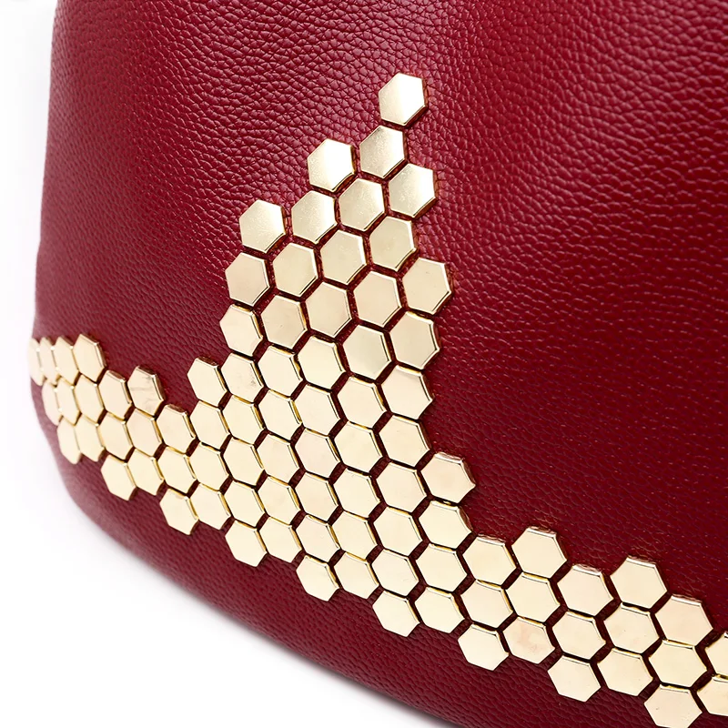 Водонепроницаемый рюкзак из нейлона и кожи Женский винтажный с заклепками