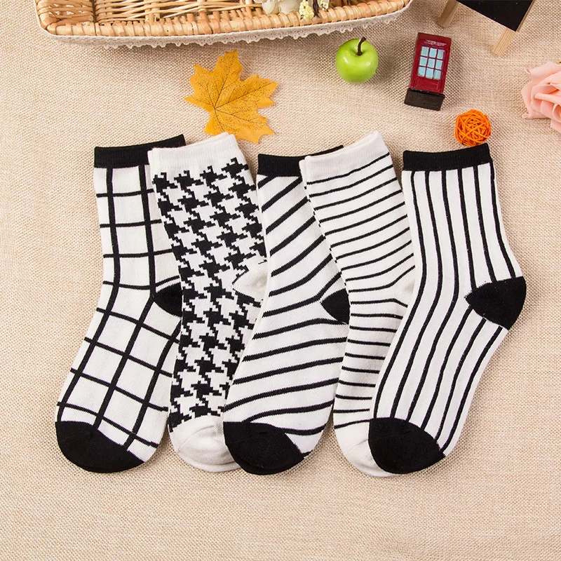 Черные белые художественные ветровые женские носки Ретро вертикальные