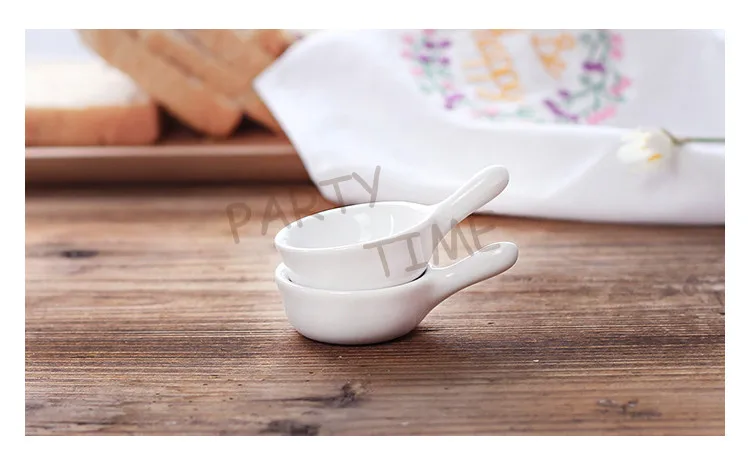 Керамическая белая круглая мини посуда с ручкой блюдо для аппетита вечерние и