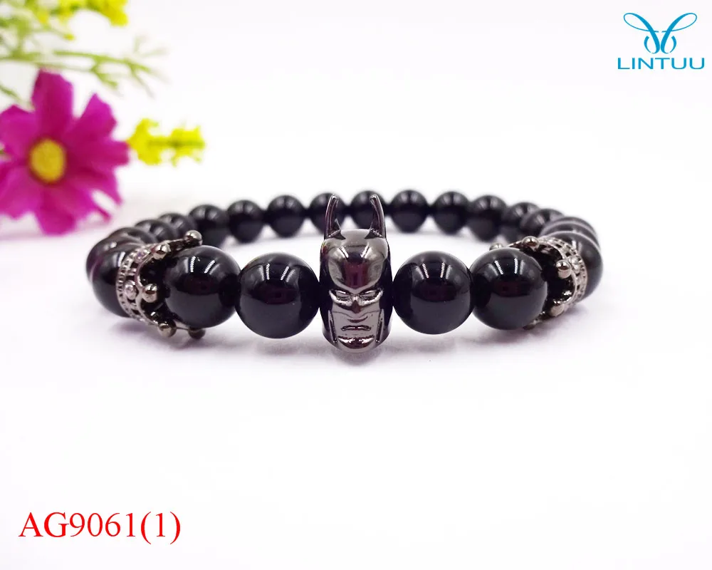 Мужской браслет в римском стиле золотой виде рыцаря Бэтмена и короны из черного