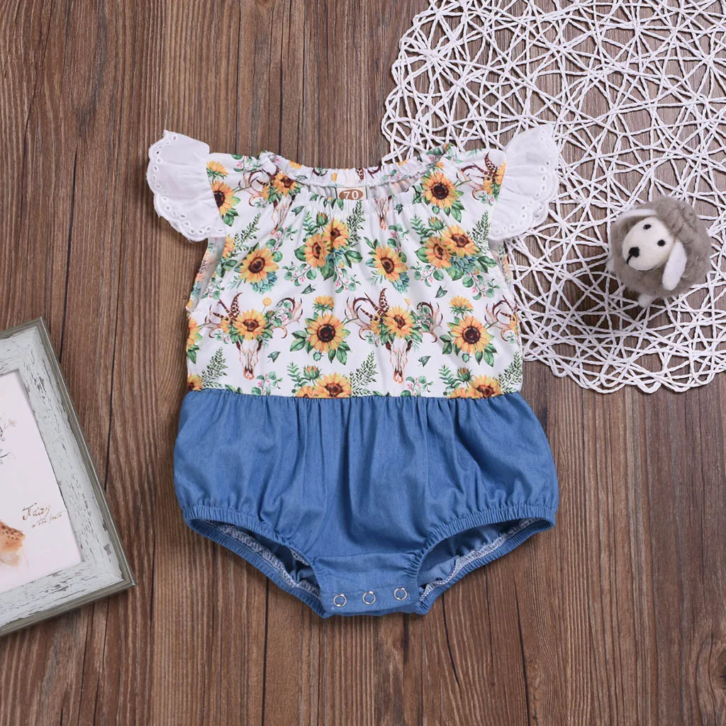 Милый комбинезон с рукавами крылышками и цветочным принтом для маленьких